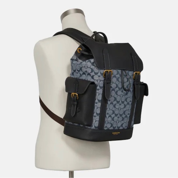 Hudson Backpack In Signature Chambray - Picture 3 of 6